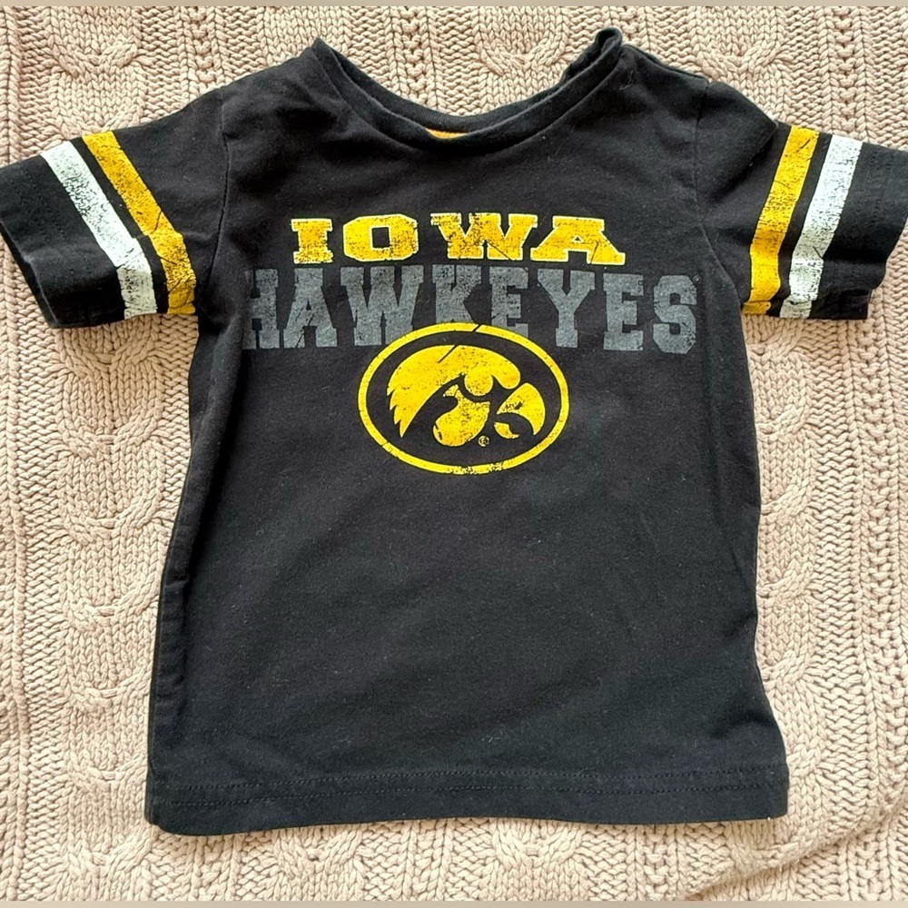 Iowa Hawkeyes Toddler Shirt 2T Black Football Tee Colosseum NCAA